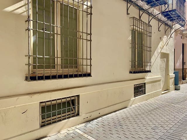 Hotel de 7 habitaciones en Málaga ciudad en venta - 1.950.000 € (Ref: 6382139)