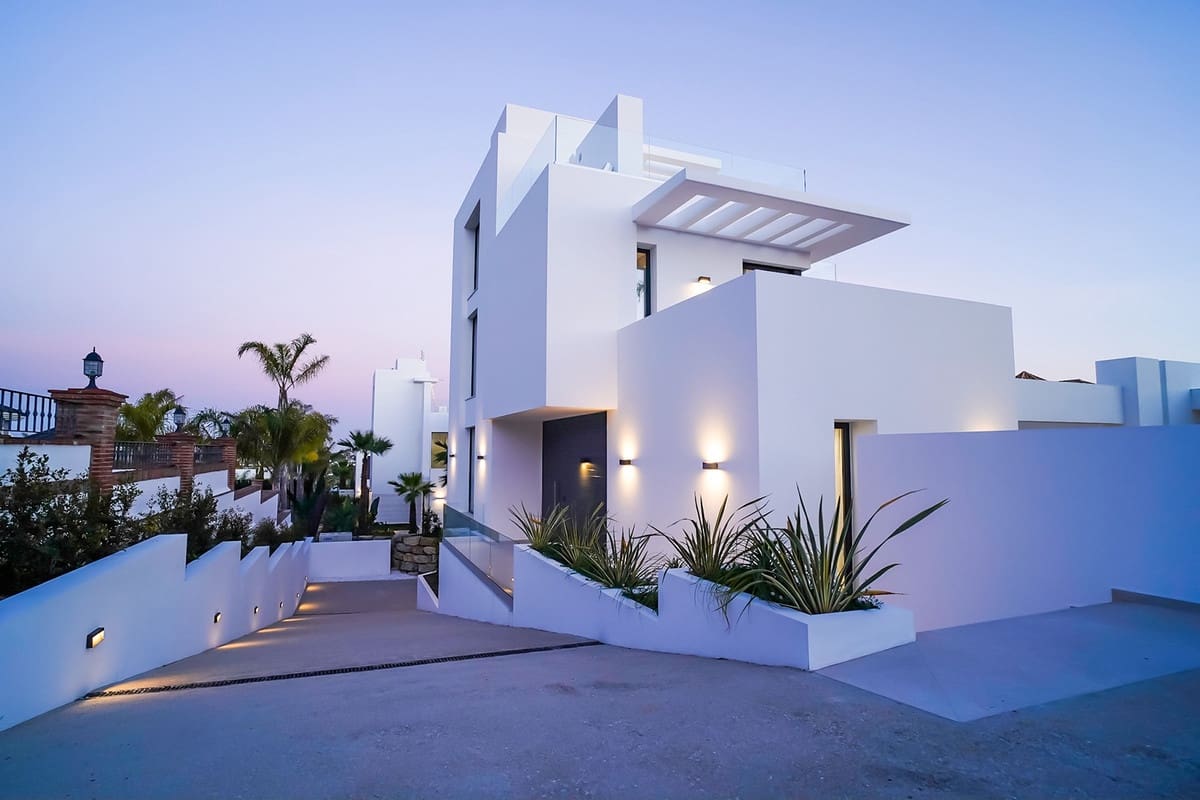 5 makuuhuone Huvila myytävänä paikassa Los Flamingos mukana uima-altaan 
autotalli - 3 350 000 € (Ref: 6590977)