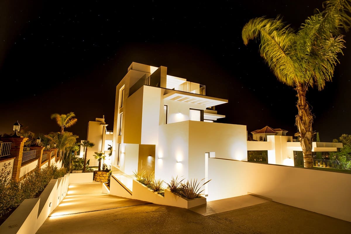 5 makuuhuone Huvila myytävänä paikassa Los Flamingos mukana uima-altaan 
autotalli - 3 350 000 € (Ref: 6590977)