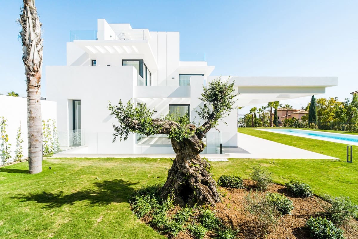 5 makuuhuone Huvila myytävänä paikassa Los Flamingos mukana uima-altaan 
autotalli - 3 350 000 € (Ref: 6590977)