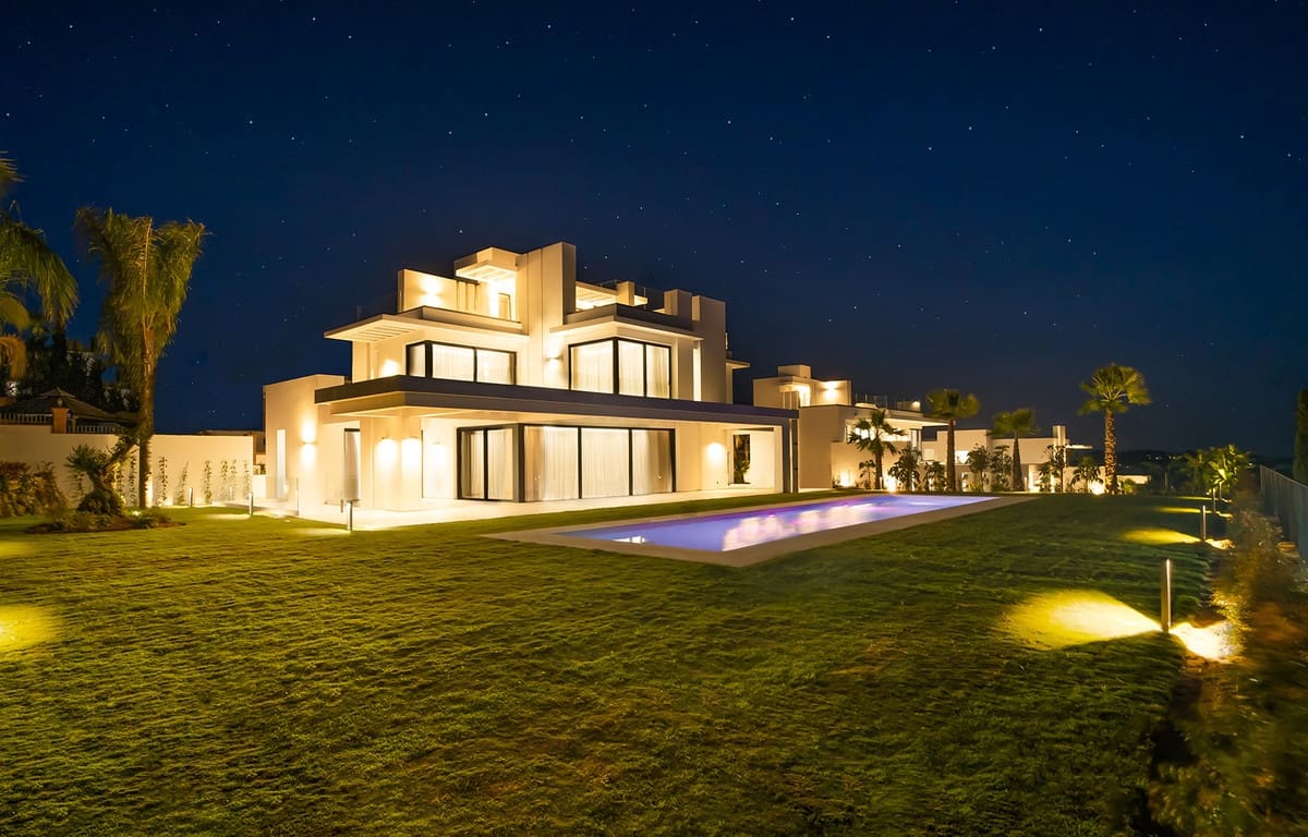 5 makuuhuone Huvila myytävänä paikassa Los Flamingos mukana uima-altaan 
autotalli - 3 350 000 € (Ref: 6590977)