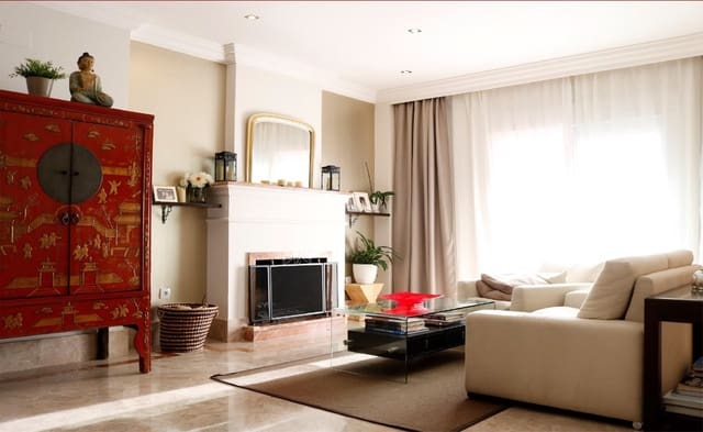 3 bedroom Villa for sale in Santa Clara, Marbella with pool garage - € 1,650,000 (Ref: 6729258)