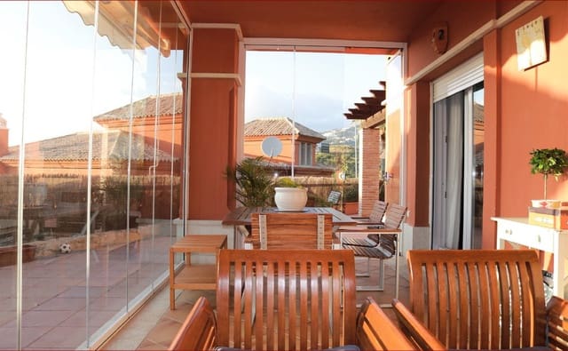 3 bedroom Villa for sale in Santa Clara, Marbella with pool garage - € 1,650,000 (Ref: 6729258)