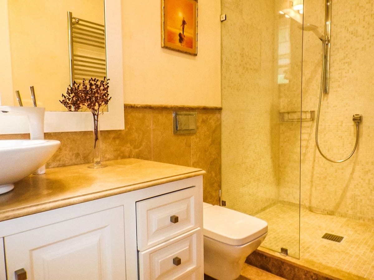 5 bedroom Villa for sale in Benahavis with pool garage - € 1,690,000 (Ref: 6759826)