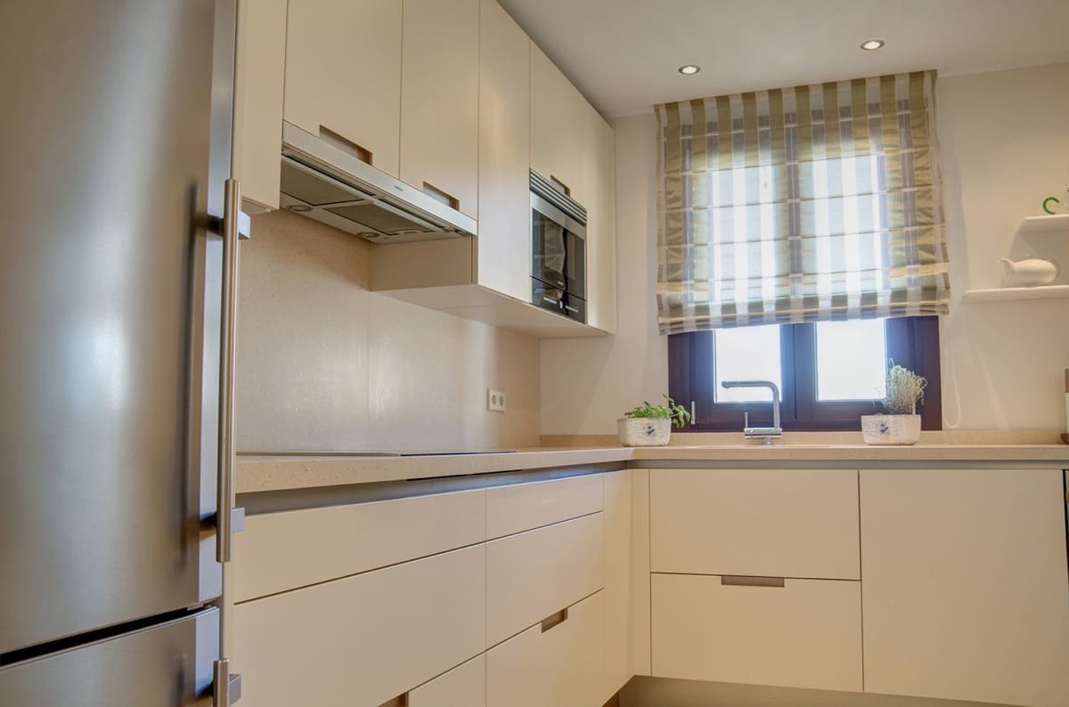 5 bedroom Villa for sale in Benahavis with pool garage - € 1,690,000 (Ref: 6759826)