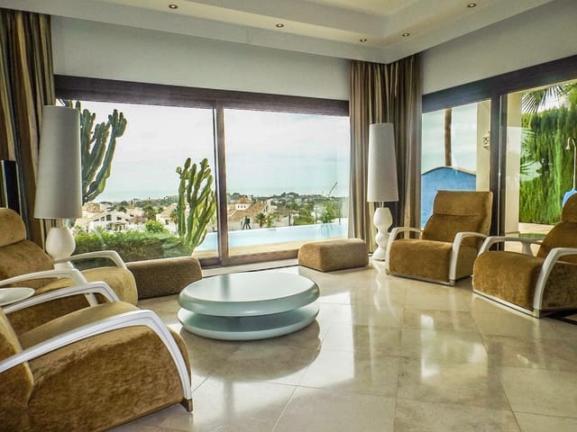 5 bedroom Villa for sale in Benahavís with pool garage - € 1,690,000 (Ref: 6759826)