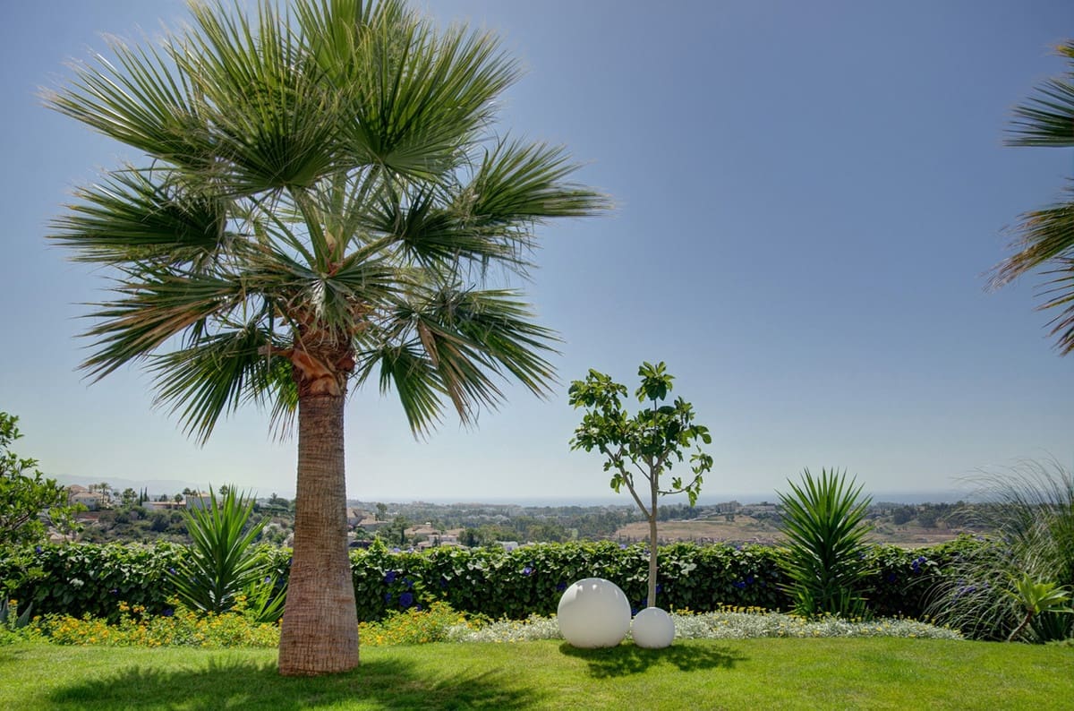 5 bedroom Villa for sale in Benahavis with pool garage - € 1,690,000 (Ref: 6759826)