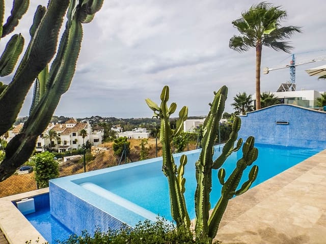 5 bedroom Villa for sale in Benahavís with pool garage - € 1,690,000 (Ref: 6759826)
