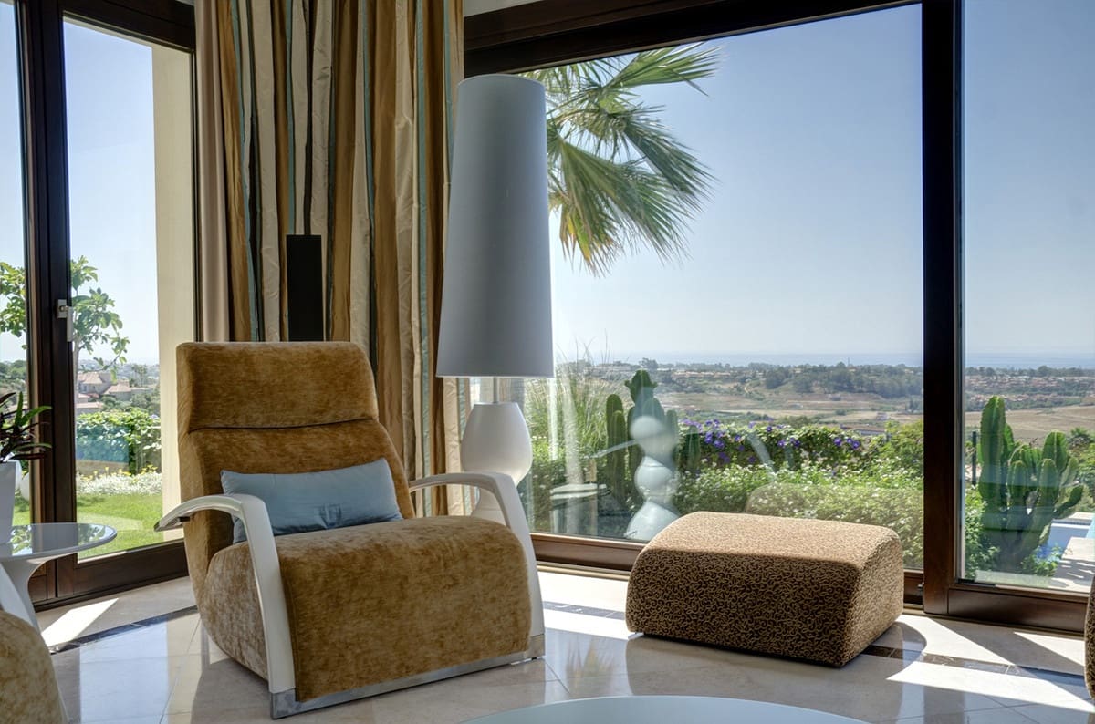 5 bedroom Villa for sale in Benahavis with pool garage - € 1,690,000 (Ref: 6759826)