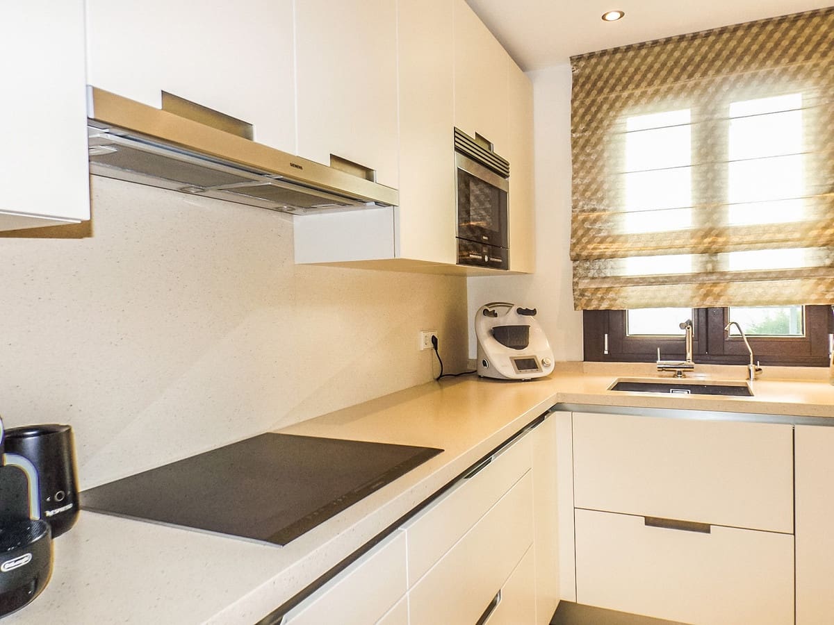 5 bedroom Villa for sale in Benahavis with pool garage - € 1,690,000 (Ref: 6759826)