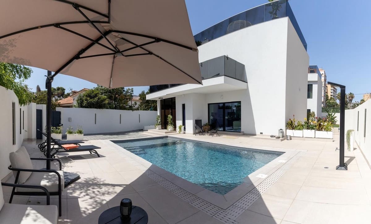 5 bedroom Villa for sale in Benalmadena with pool - € 1,950,000 (Ref: 6778172)