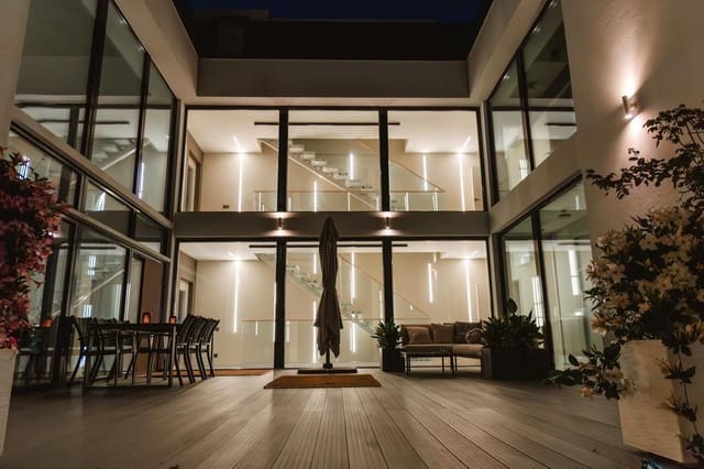 5 bedroom Villa for sale in Benalmádena with pool - € 1,950,000 (Ref: 6778172)