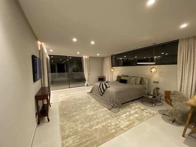 6 bedroom Villa for sale in Los Flamingos, Benahavís with pool - € 5,450,000 (Ref: 6795411)