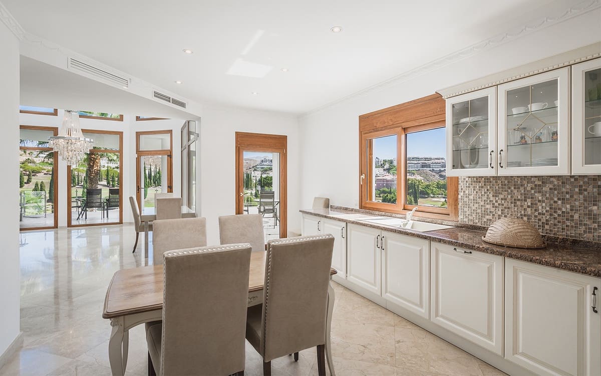 5 soveværelse Villa til salg i Los Flamingos med swimmingpool garage - € 3.250.000 (Ref: 6850151)