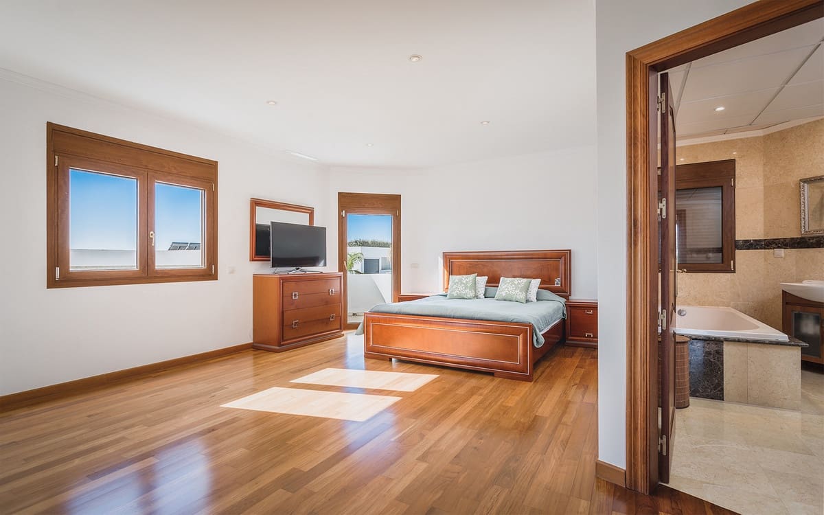 5 soveværelse Villa til salg i Los Flamingos med swimmingpool garage - € 3.250.000 (Ref: 6850151)