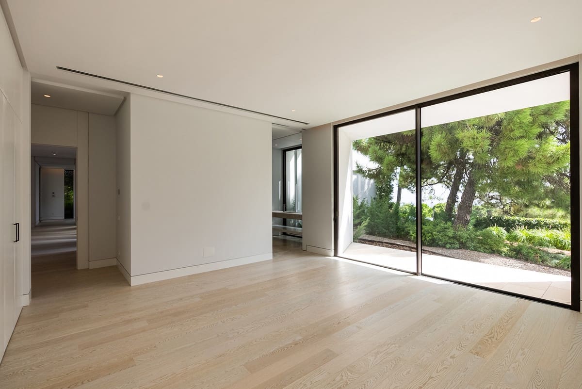 6 bedroom Villa for sale in Benahavis with pool garage - € 4,750,000 (Ref: 6863832)