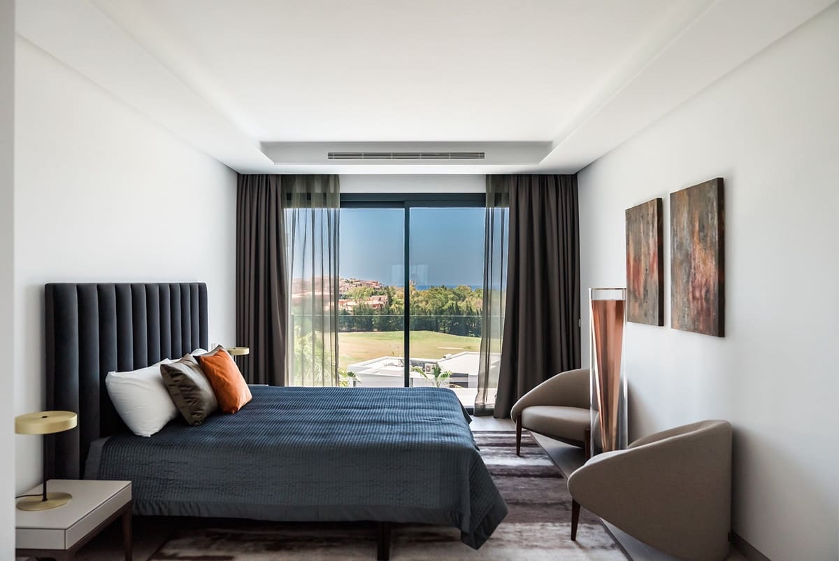 5 bedroom Villa for sale in Benahavis with pool garage - € 3,490,000 (Ref: 6863834)