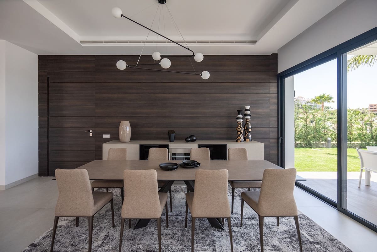 5 bedroom Villa for sale in Benahavis with pool garage - € 3,490,000 (Ref: 6863834)