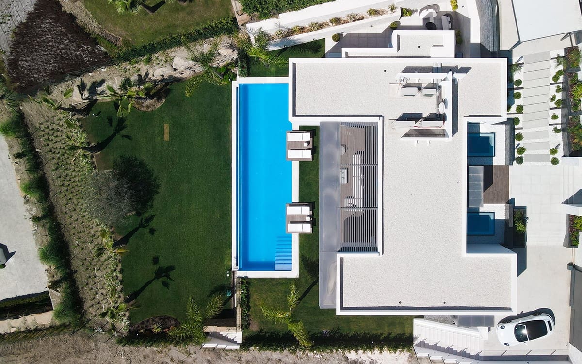 5 bedroom Villa for sale in Benahavis with pool garage - € 3,490,000 (Ref: 6863834)