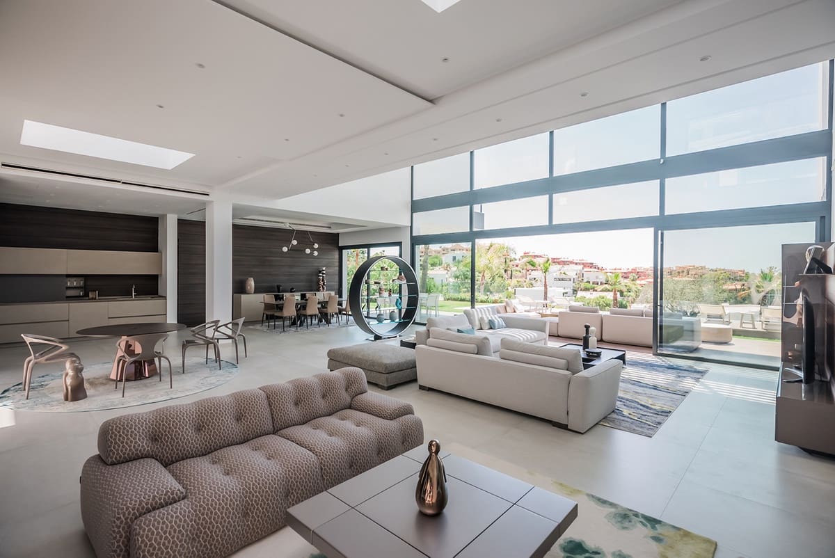 5 bedroom Villa for sale in Benahavis with pool garage - € 3,490,000 (Ref: 6863834)