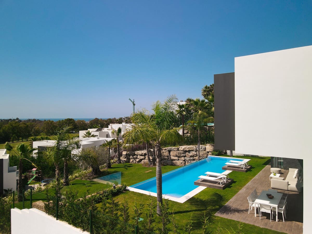 5 bedroom Villa for sale in Benahavis with pool garage - € 3,490,000 (Ref: 6863834)