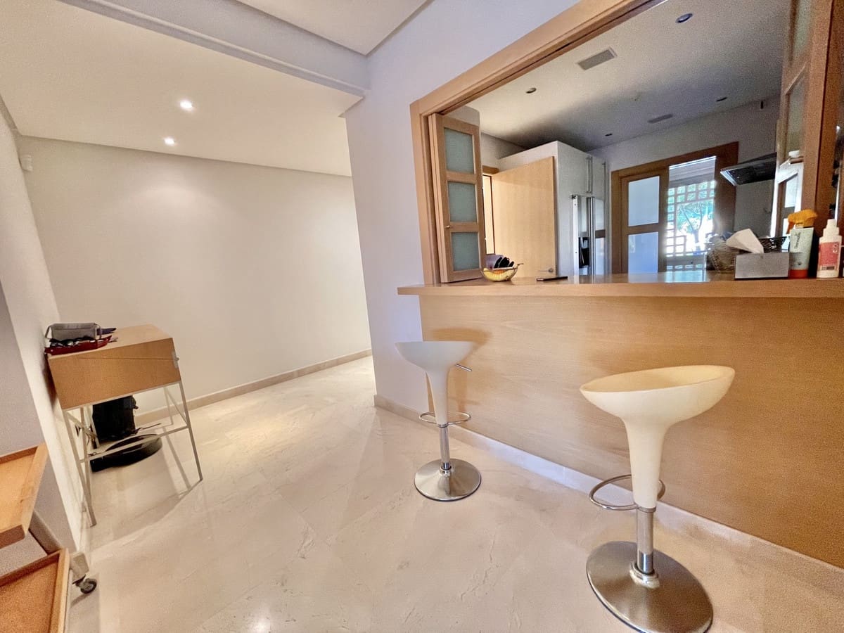 2 sypialnia Apartament na sprzedaż w Golden Mile z basenem garażem - 950 000 € (Ref: 6902227)