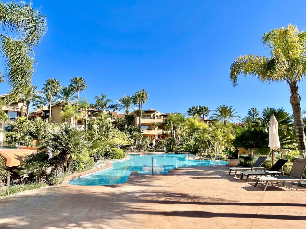 2 sypialnia Apartament na sprzedaż w Golden Mile z basenem garażem - 950 000 € (Ref: 6902227)