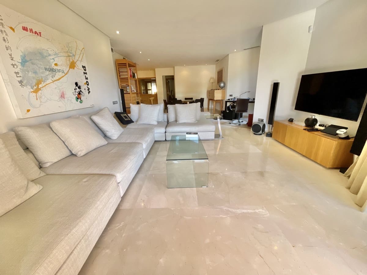 2 sypialnia Apartament na sprzedaż w Golden Mile z basenem garażem - 950 000 € (Ref: 6902227)