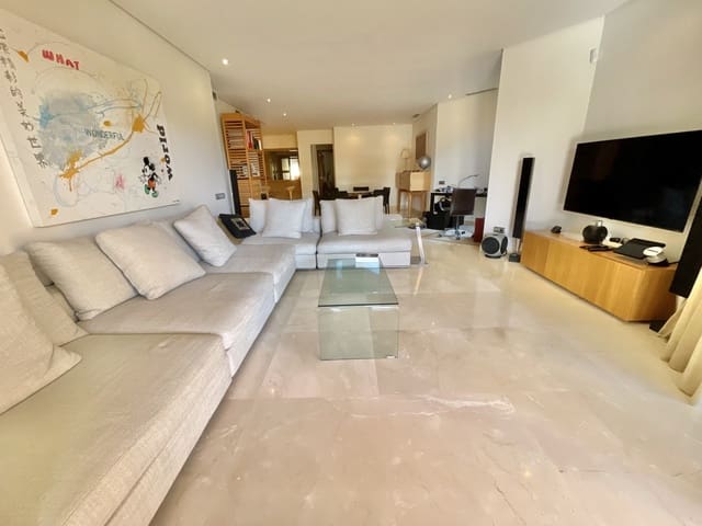 2 makuuhuone Huoneisto myytävänä paikassa Sierra Blanca, Marbella mukana uima-altaan 
autotalli - 950 000 € (Ref: 6902227)