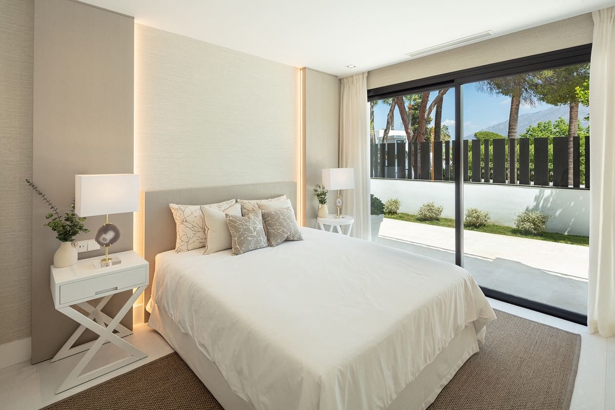 Chalet de 5 habitaciones en Nueva Andalucia en venta con piscina garaje - 4.995.000 € (Ref: 6932781)