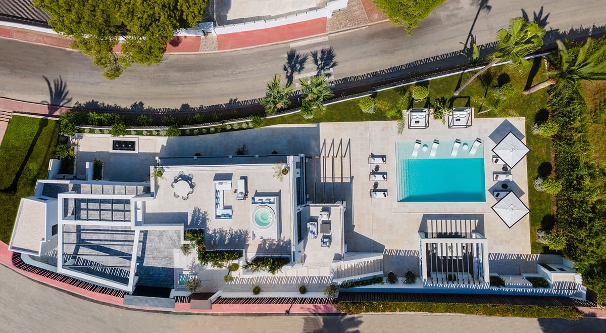 Chalet de 5 habitaciones en Nueva Andalucia en venta con piscina garaje - 4.995.000 € (Ref: 6932781)