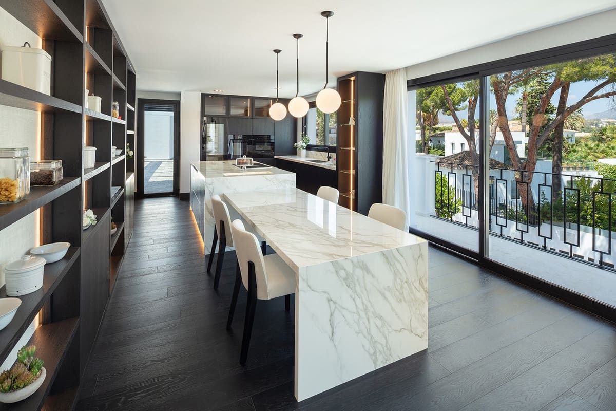 Chalet de 5 habitaciones en Nueva Andalucia en venta con piscina garaje - 4.995.000 € (Ref: 6932781)