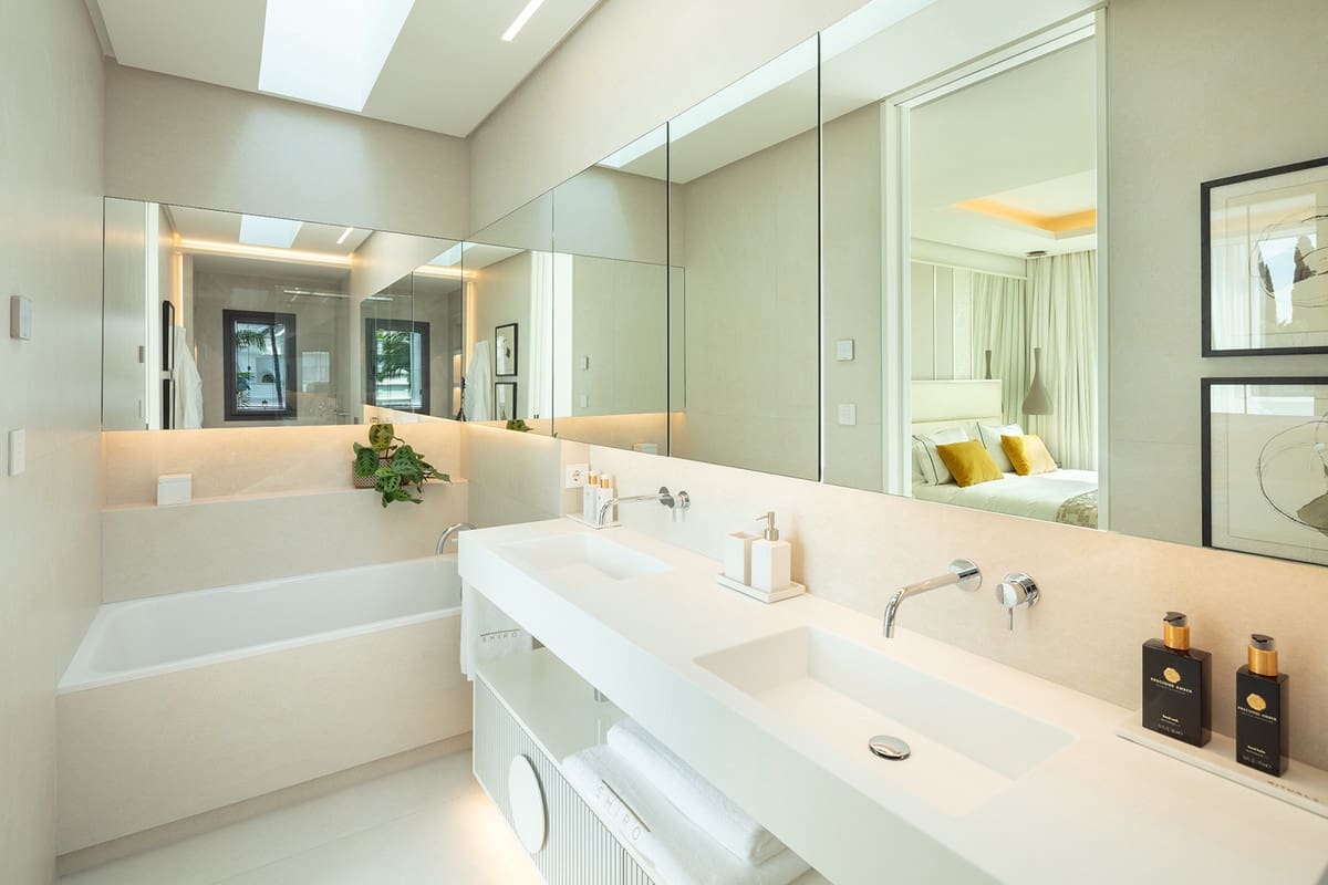 5 soverom Villa til salgs i Bahia de Marbella med svømmebasseng garasje - € 7 500 000 (Ref: 6932782)