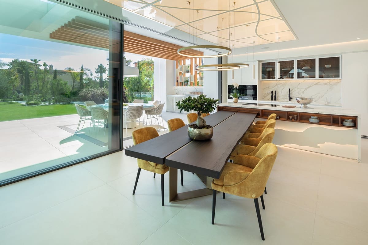 5 soverom Villa til salgs i Bahia de Marbella med svømmebasseng garasje - € 7 500 000 (Ref: 6932782)