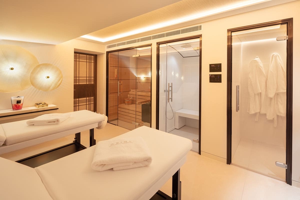 5 soverom Villa til salgs i Bahia de Marbella med svømmebasseng garasje - € 7 500 000 (Ref: 6932782)