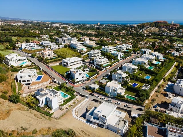 5 makuuhuone Huvila myytävänä paikassa Nueva Andalucia, Marbella mukana uima-altaan 
autotalli - 3 150 000 € (Ref: 6943621)