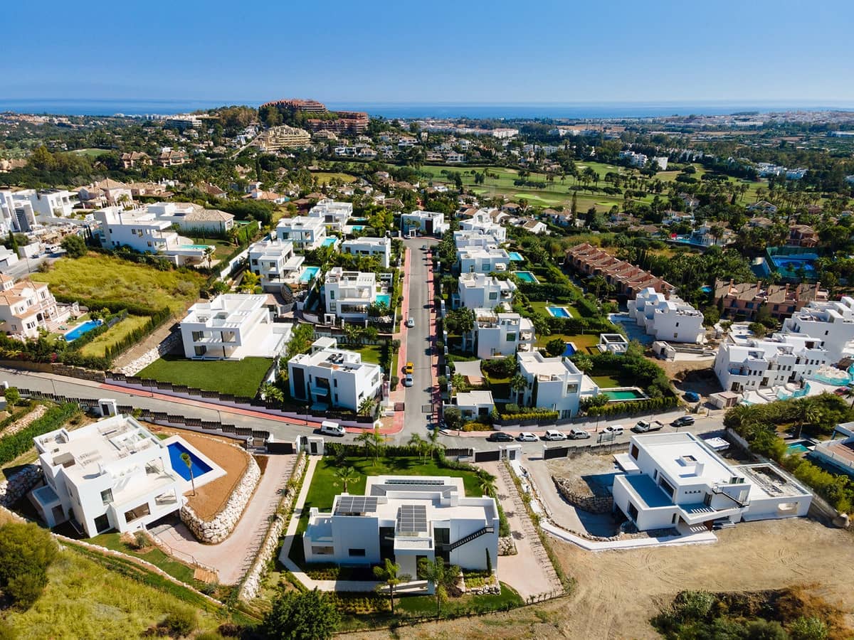 5 makuuhuone Huvila myytävänä paikassa Nueva Andalucia mukana uima-altaan 
autotalli - 3 150 000 € (Ref: 6943621)