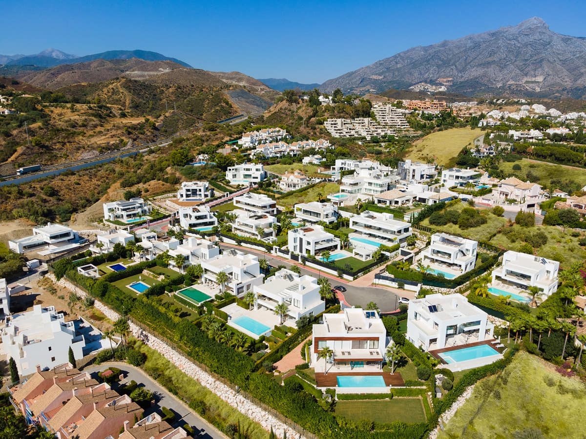 5 makuuhuone Huvila myytävänä paikassa Nueva Andalucia mukana uima-altaan 
autotalli - 3 150 000 € (Ref: 6943621)