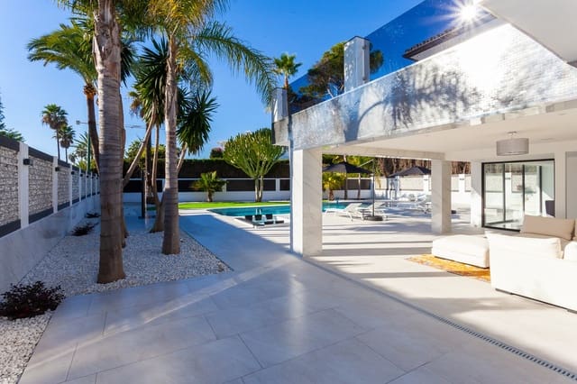 5 slaapkamer Villa te koop in Los Monteros, Marbella met zwembad garage - € 4.950.000 (Ref: 6966469)