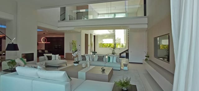 5 makuuhuone Huvila myytävänä paikassa Guadalmina Baja, Marbella mukana uima-altaan 
autotalli - 4 250 000 € (Ref: 6966472)