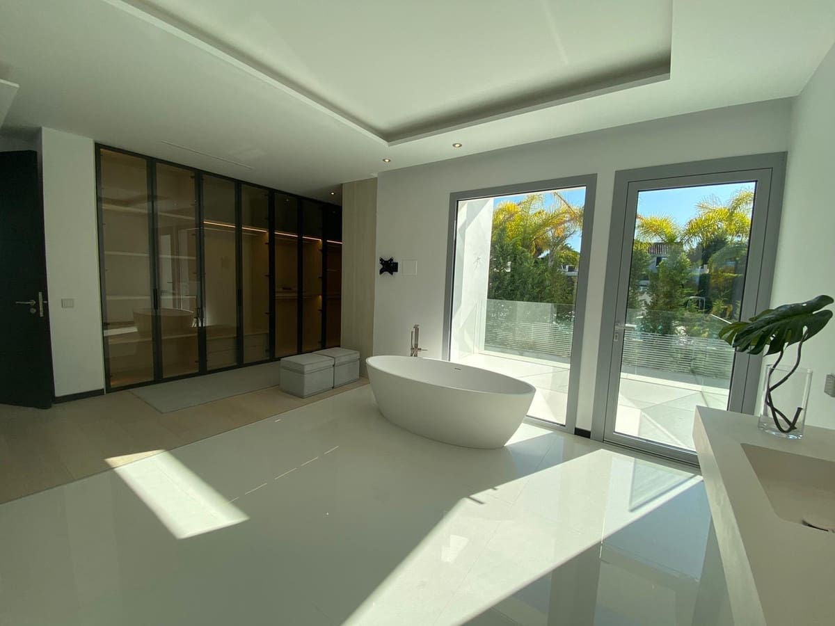 5 soveværelse Villa til salg i Guadalmina med swimmingpool garage - € 4.250.000 (Ref: 6966472)