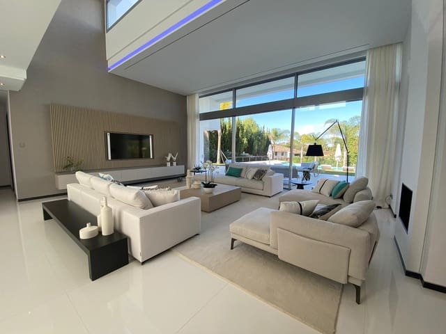 5 makuuhuone Huvila myytävänä paikassa Guadalmina Baja, Marbella mukana uima-altaan 
autotalli - 4 250 000 € (Ref: 6966472)