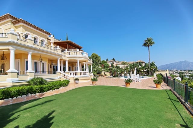 5 bedroom Villa for sale in El Paraíso, Benahavís with pool garage - € 3,850,000 (Ref: 6970287)