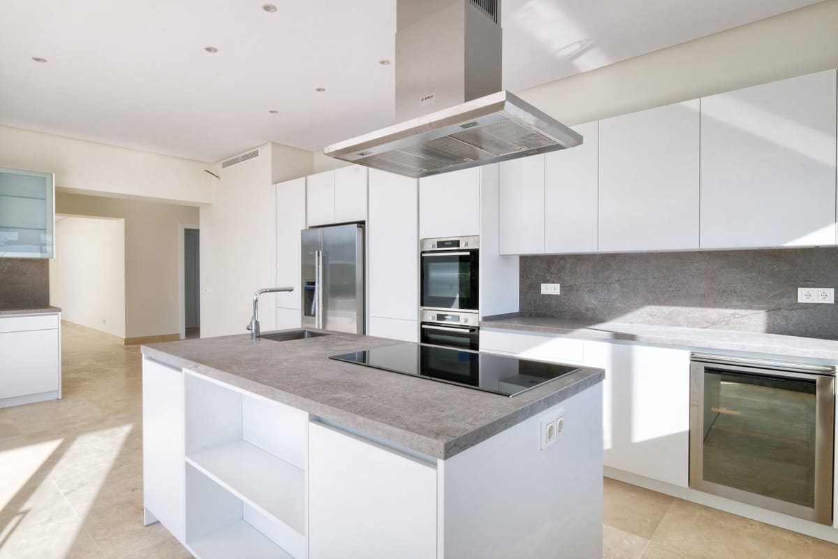 Chalet de 4 habitaciones en Benahavís en venta con piscina garaje - 2.400.000 € (Ref: 6983934)