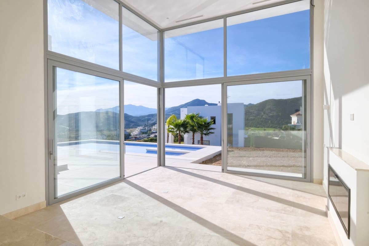 Chalet de 4 habitaciones en Benahavís en venta con piscina garaje - 2.400.000 € (Ref: 6983934)