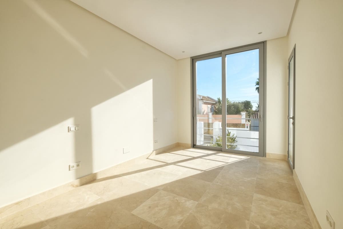 Chalet de 4 habitaciones en Benahavís en venta con piscina garaje - 2.400.000 € (Ref: 6983934)