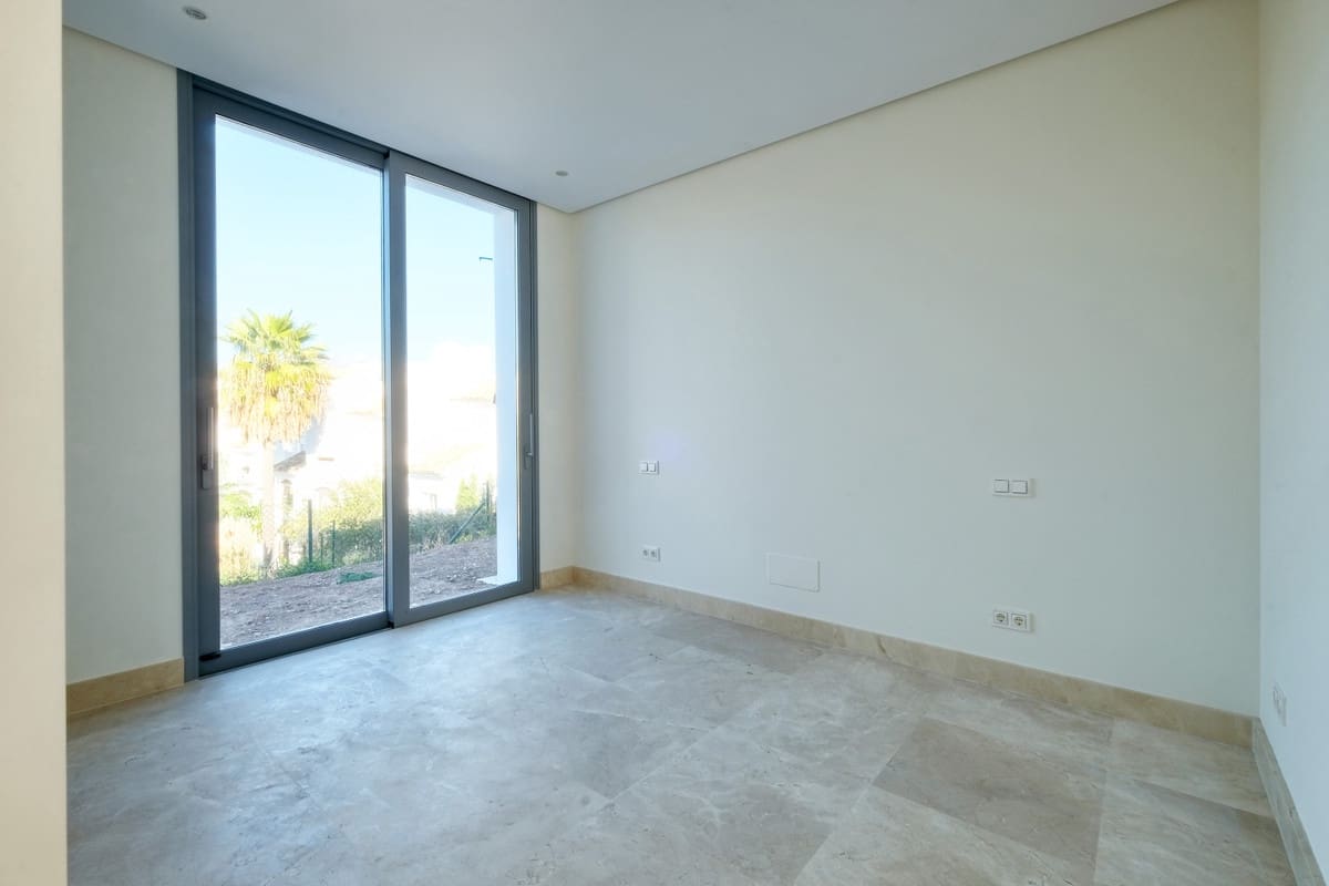 Chalet de 4 habitaciones en Benahavís en venta con piscina garaje - 2.400.000 € (Ref: 6983934)