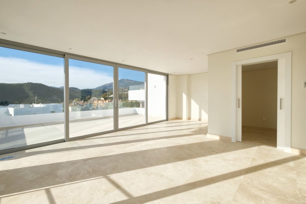 Chalet de 4 habitaciones en Benahavís en venta con piscina garaje - 2.400.000 € (Ref: 6983934)