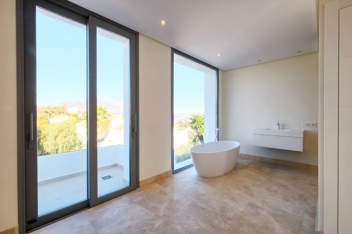 Chalet de 4 habitaciones en Benahavís en venta con piscina garaje - 2.400.000 € (Ref: 6983934)