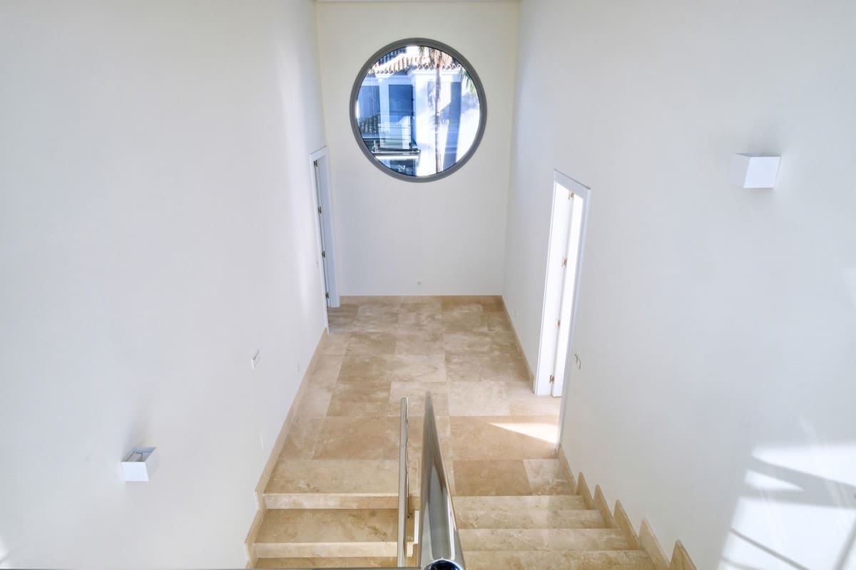 Chalet de 4 habitaciones en Benahavís en venta con piscina garaje - 2.400.000 € (Ref: 6983934)